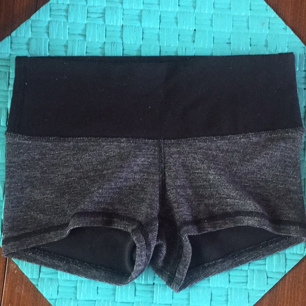 Lululemon boogie short size 2 black/grey